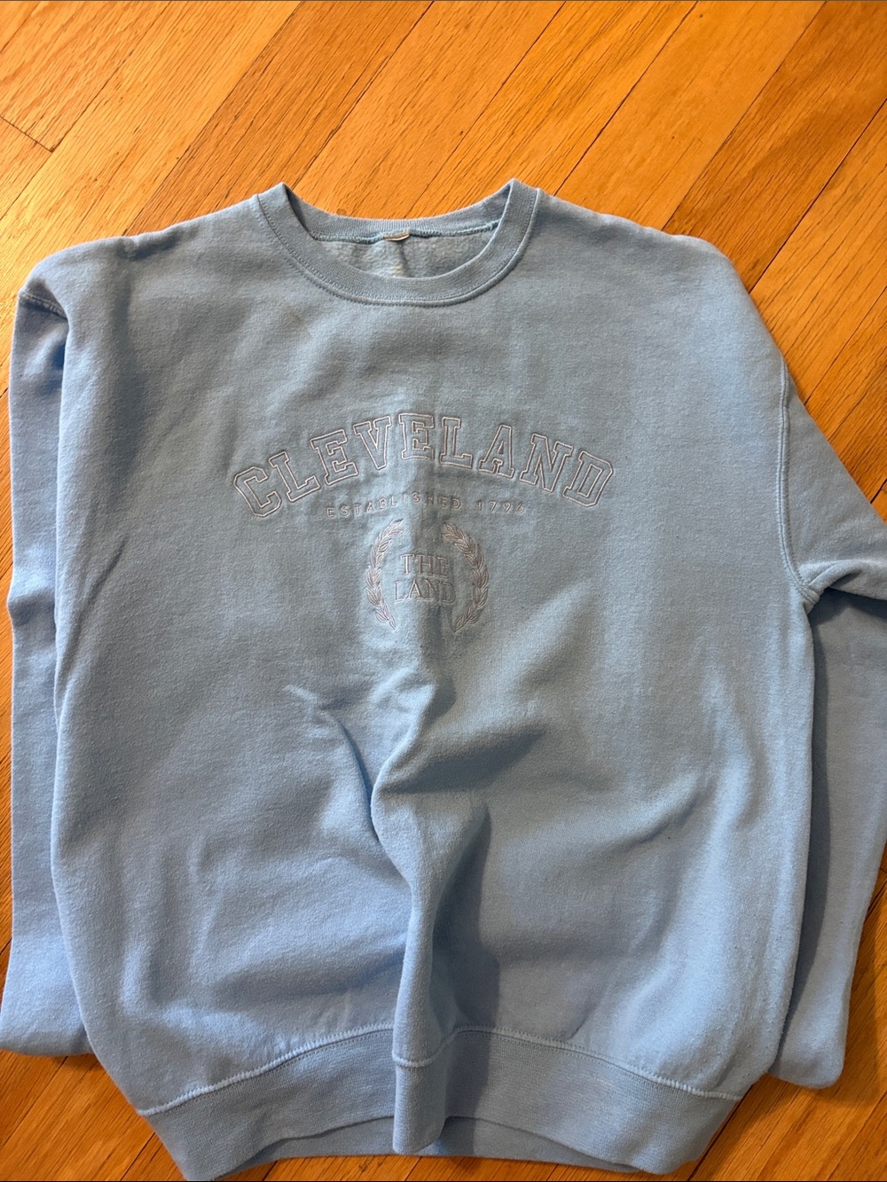 Light Blue Crewneck Sweatshirt with Cleveland Embroidery